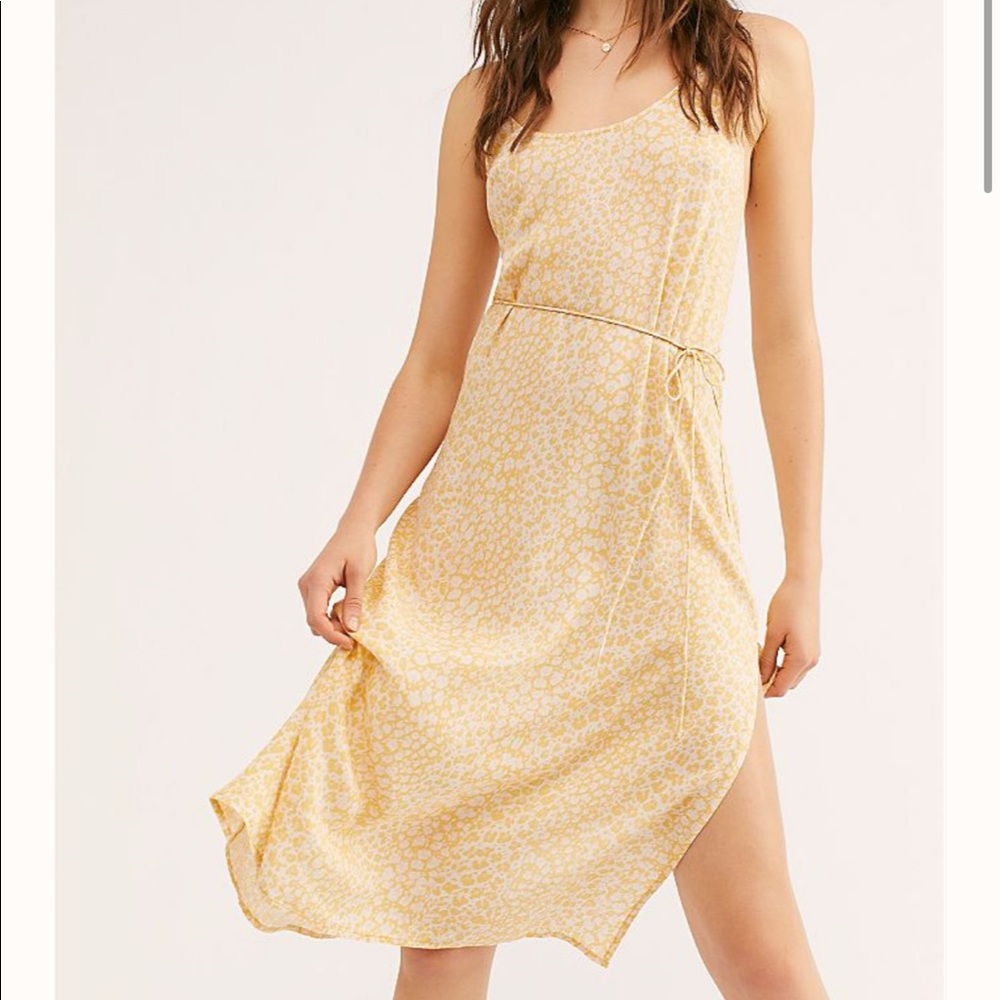 ✨🆕 Free People It’s A Wrap Printed Slip